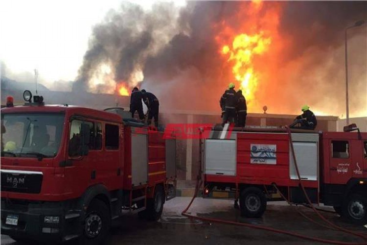 الحماية المدنية بالقاهرة تسيطر على حريق بمصنع مناديل بالمرج
