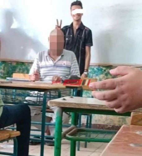 نشطاء عن عقوبة طالب الاشاره الغير لائقة على رأس معلم بالقليوبية: لا تكفي