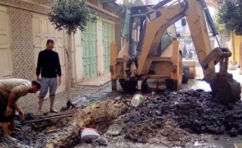 الانتهاء من اعمال اصلاح كسر خط مياه بشارع العباسى في دمياط