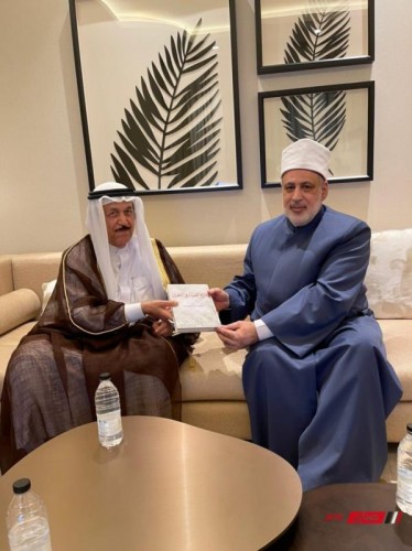 الضويني يلتقي رئيس المجلس الأعلى للشؤون الإسلامية بالبحرين