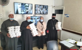 الهلال مع الصليب .. قافلة خيرية لتوزيع المواد الغذائية على مرضي مستشفى الحميات بدمياط