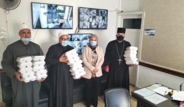 الهلال مع الصليب .. قافلة خيرية لتوزيع المواد الغذائية على مرضي مستشفى الحميات بدمياط