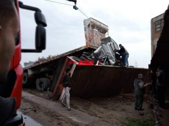 اصابة شخصان جراء حادث تصادم مروع على طريق بورسعيد – دمياط