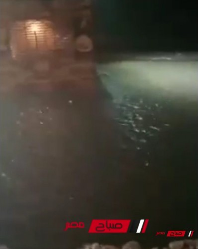 لايف .. غرق شواطئ مدينة دمياط الجديدة بعد ارتفاع امواج البحر