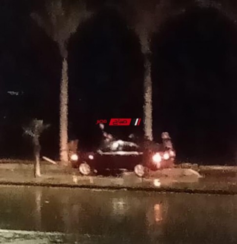 بالصورة حادث تصادم سيارتين على طريق دمياط بورسعيد دون خسائر بشرية