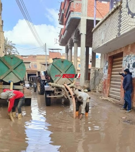 بالصور حملات مكبرة لكسح مياه الأمطار من شوارع دمياط