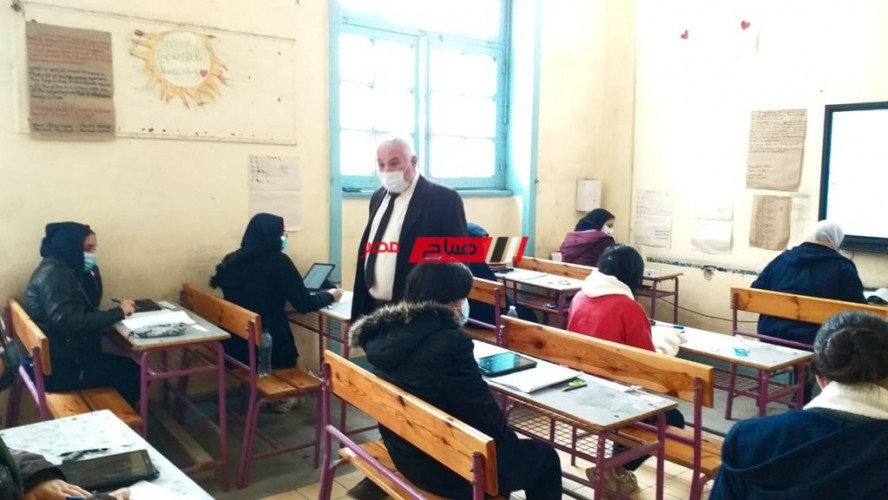 مدير تعليم الإسكندرية يتابع سير العملية الامتحانية في بعض المدارس
