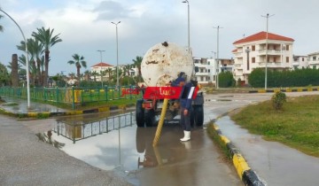 بالصور طوارئ في رأس البر لكسح مياه الأمطار من الشوارع