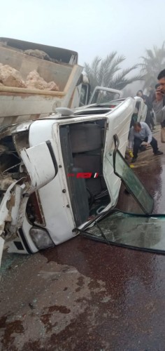 تفاصيل إصابة 20 مواطن في انقلاب سيارة نقل وميكروباص بمحافظة الإسكندرية