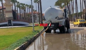 حملات متواصلة في دمياط لكسح مياه الامطار من الشوارع بعد موجة الطقس السيىء