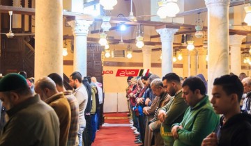 ايام البركة .. إقبال كثيف من المصلين لاداء صلاة التراويح بمساجد دمياط