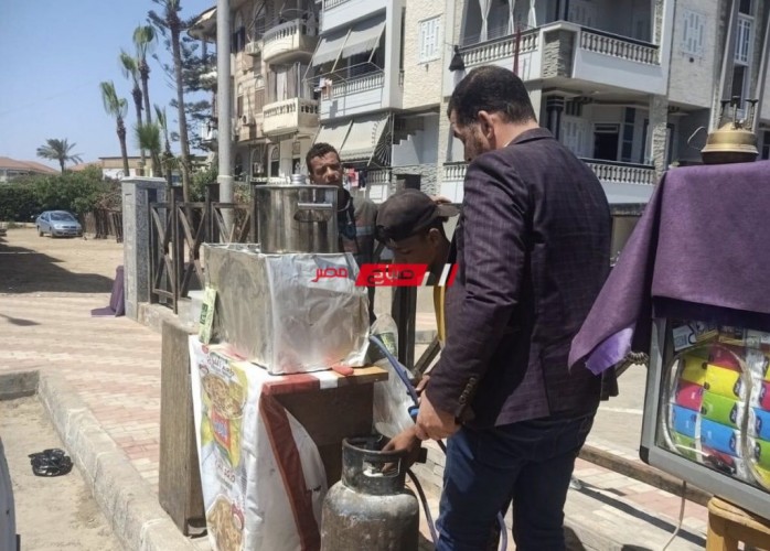 ازالة مجموعة من الاشغالات بشوارع مدينة رأس البر في حملة مكبرة