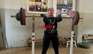 تدريب الرياضيين من الفتيات على رفع الأثقال بمركز سيف الدين بدمياط