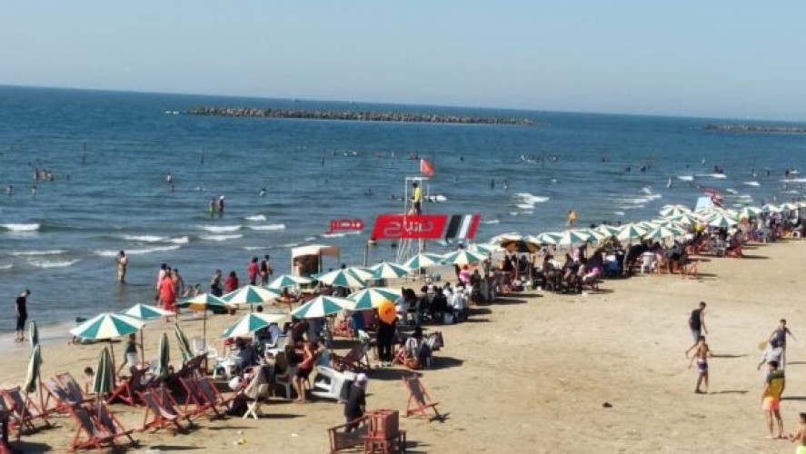 اقبال متوسط على شواطئ رأس البر في اول ايام عيد الاضحى المبارك 2022