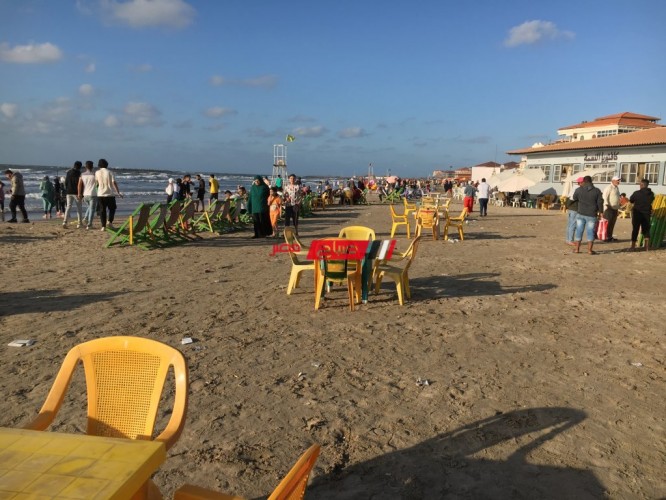 صباح مصر يرصد بالصور إقبال المواطنين على شواطئ رأس البر في ثالث أيام العيد