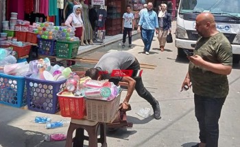حملة انضباطية مكبرة للتصدي لاشغالات محلات شارع التجاري بدمياط