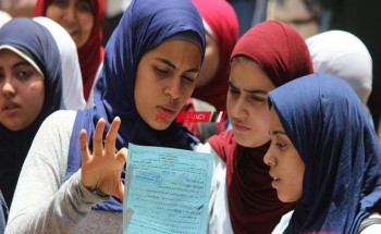 طلاب الثانوية العامة 2022 ينتهون من امتحان اللغة العربية للدور الأول