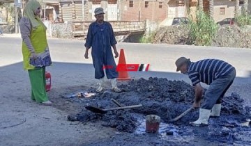 إصلاح كسر خط مياه شرب في قرية الطرحه بدمياط