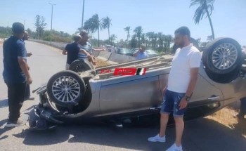 اصابة شخص جراء انقلاب سيارة ملاكي على طريق رأس البر بدمياط