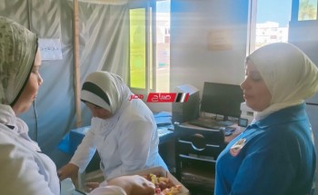 مستشفى رأس البر المركزي تستقبل المرضي بالورود والحلوي في اول ايام العيد
