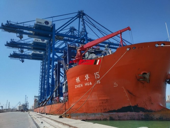 ميناء دمياط يستقبل 38 الف طن قمح من روسيا خلال 24 ساعة