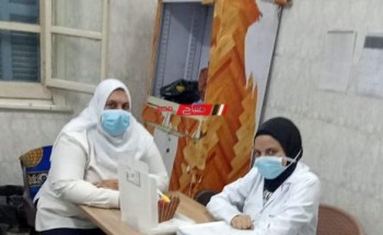 لجنة صحية تتابع العمل بمستشفيات ومراكز التطعيم بلقاح كورونا بدمياط