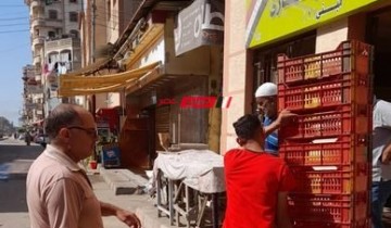 رئيس محلية فارسكور بدمياط يقود حملة مفاجئة لإزالة تعديات المقاهي بالشوارع
