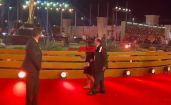 أول ظهور لعبدالله مشرف في مهرجان القاهرة للدراما بعد أزمته الصحية