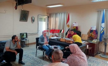 رئيس مدينة فارسكور بدمياط يلتقي بالمواطنين في لقاء اسبوعي لبحث مشكلاتهم
