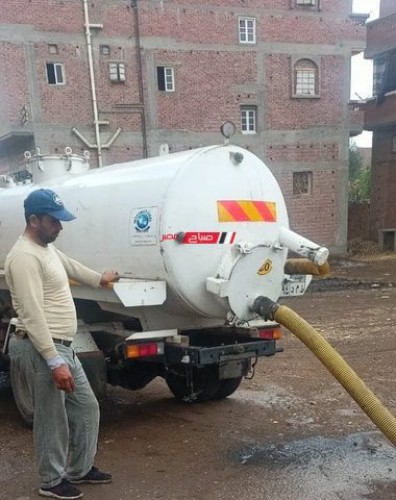 حملة مكبرة لصيانة وإصلاح أعطال خطوط المياه والصرف الصحى بقرية الضهره في دمياط