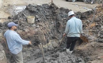 صيانة كسر وتشغيل خط مياه شرب بمدينة فارسكور في دمياط