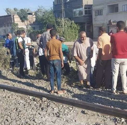 مصرع مسن اسفل عجلات قطار دمياط اثناء عبورة شريط السكة الحديد بكفر البطيخ