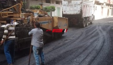 محلية دمياط تواصل أعمال رصف طريق السيالة – بورسعيد
