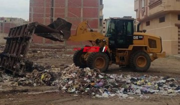 بناء على مطالب المواطنين .. تكثيف أعمال النظافة بقرية غيط النصاري والخياطة في دمياط