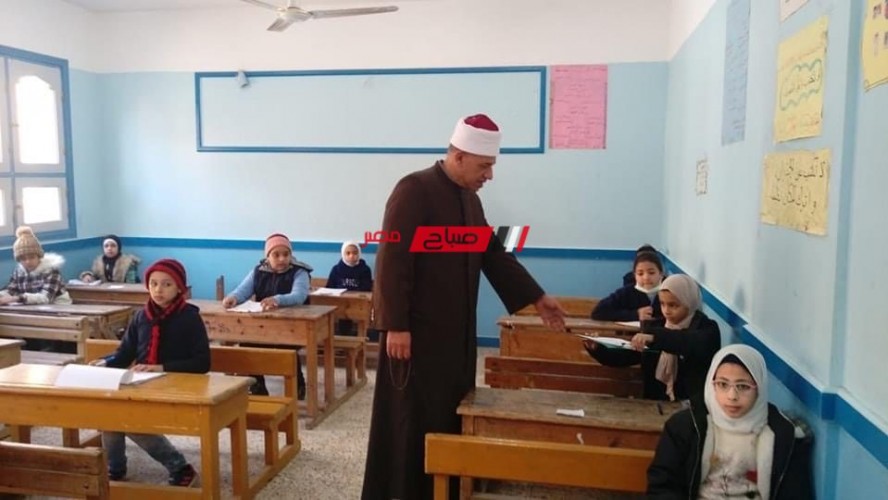 رئيس منطقة دمياط الازهرية يتفقد لجان امتحانات الفصل الدراسي الأول للنقل الابتدائي