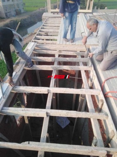 ايقاف اعمال بناء بدون ترخيص بقرية الغوابين في دمياط