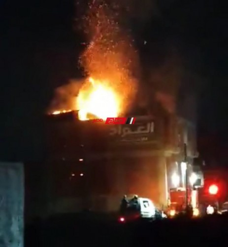 السيطرة على حريق هائل في سطح مصنع موبليات بدمياط