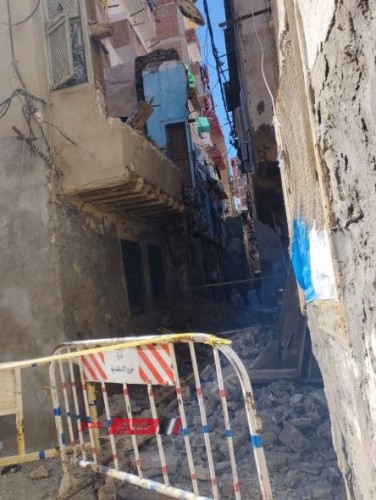 انهيار أجزاء من عقار في منطقة الأنفوشي بمحافظة الإسكندرية