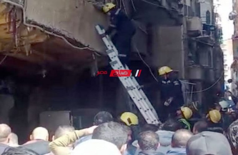 تفاصيل مصرع شخصين في انهيار عقار بمنطقة المنشية في الإسكندرية