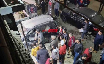 بالصور سيارة تقتحم محل جزارة بدمياط وتصيب شخص بعد اصطدامها بالرصيف