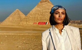 بطلة The Vampire Diaries توثق رحلتها إلى مصر احتفالا بالعام الجديد