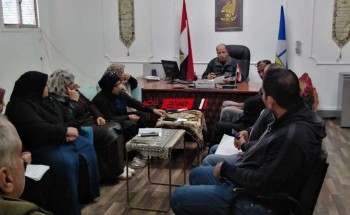 رئيس محلية كفر البطيخ بدمياط يعقد لقاء مفتوح بالمواطنين لحل مشاكلهم