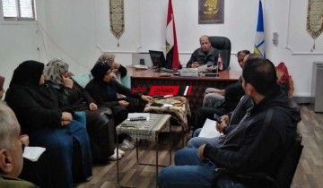 رئيس محلية كفر البطيخ بدمياط يعقد لقاء مفتوح بالمواطنين لحل مشاكلهم