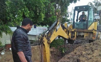 إصلاح  كسر ماسورة خط مياه شرب بقرية كرم ورزوق في دمياط