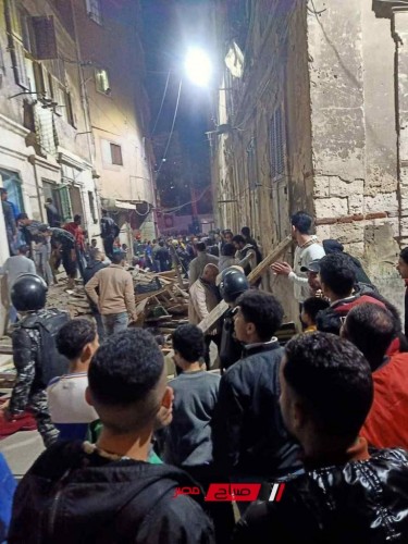 وفاة 3 اشخاص في انهيار عقار بحي الجمرك بالإسكندرية ومازال البحث جاري عن ضحايا