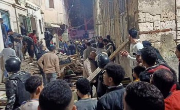 وفاة 3 اشخاص في انهيار عقار بحي الجمرك بالإسكندرية ومازال البحث جاري عن ضحايا