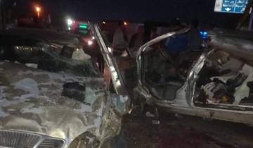 اصابه 3 اشخاص في حادث تصادم مروع بين سيارتين على طريق دمياط الجديدة