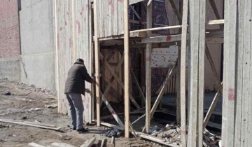 إزالة 3 مخالفات بناء في قرية عزب النهضة بدمياط