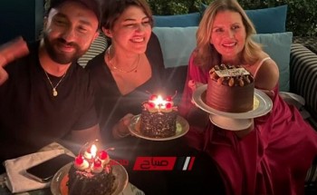 يسرا تحتفل بعيد ميلادها مع عمرو دياب وهند صبري في دبي