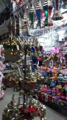الزينه وفوانيس رمضان تغطي شوارع دمياط احتفالًا بالشهر المبارك